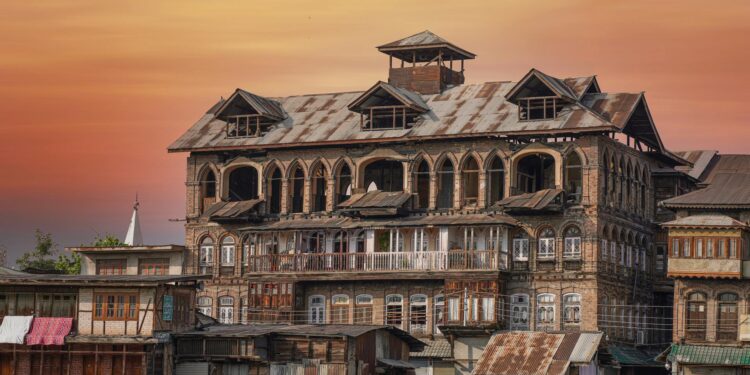 Cultural Marvels: Exploring the Heritage of Jammu & Kashmir
