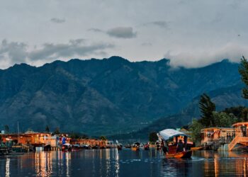 Exploring the Enchanting Beauty of Kashmir