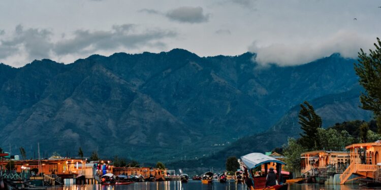 Exploring the Enchanting Beauty of Kashmir